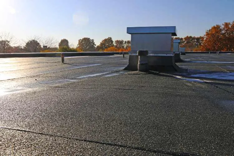 Étanchéité de toiture plate avec EPDM sur Orange