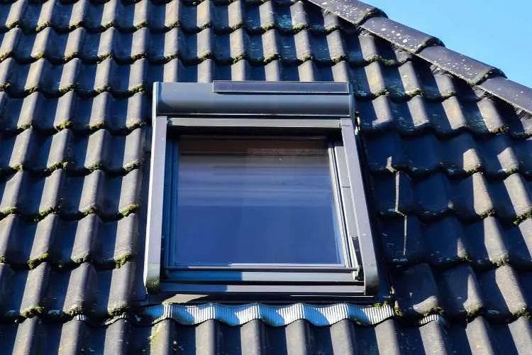 Installation de fenêtres de toit VÉLUX à Orange